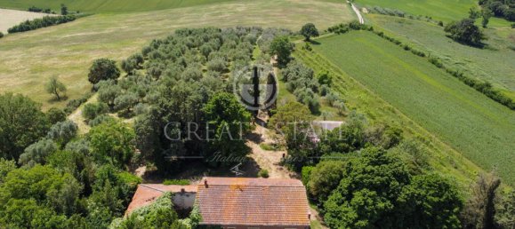 4 bedrooms House in Castiglione del Lago, Italy No. 178535 3