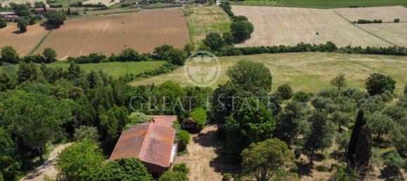 4 bedrooms House in Castiglione del Lago, Italy No. 178535 4