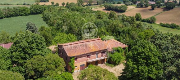 4 bedrooms House in Castiglione del Lago, Italy No. 178535 2