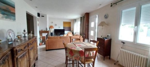 3 bedrooms House in Le Neubourg, France No. 359992 8