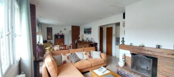 3 bedrooms House in Le Neubourg, France No. 359992 9