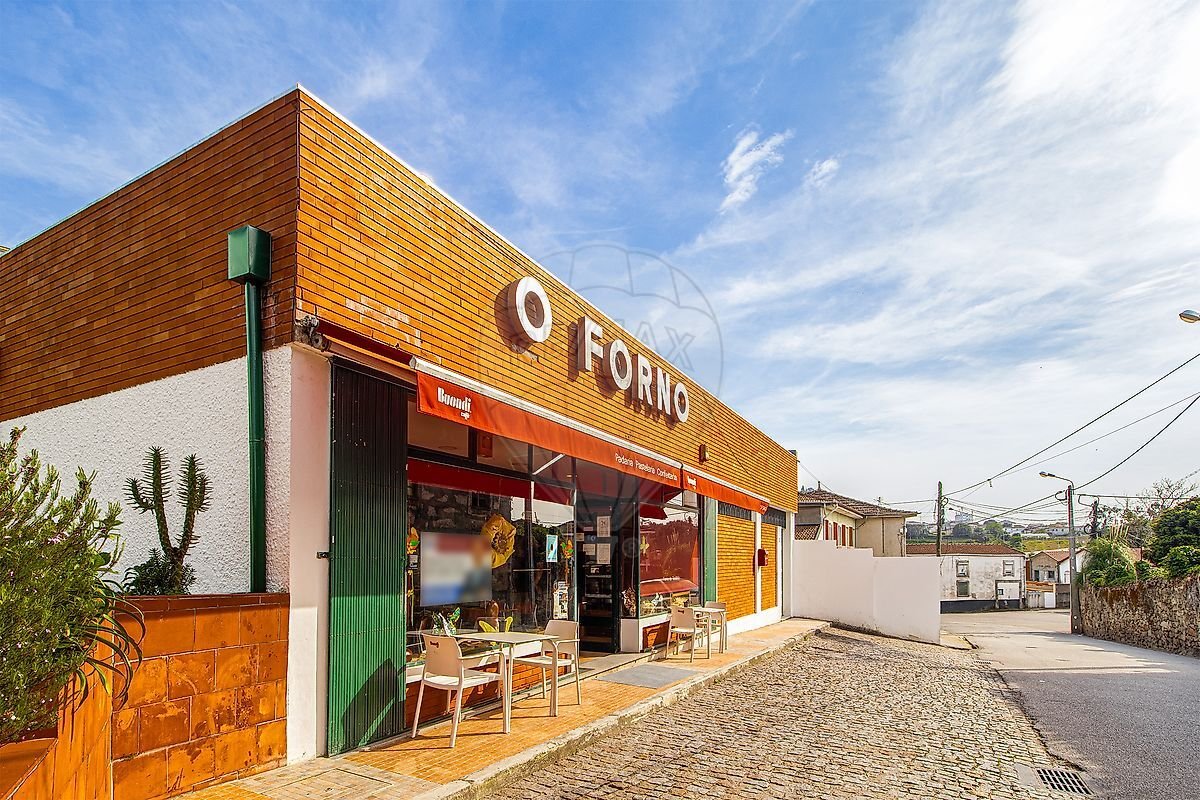 210m² Building in Gondomar, Portugal No. 245452