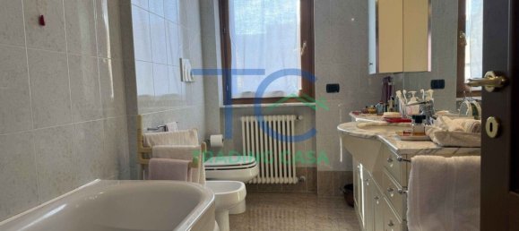 Apartamento de 4 dormitorios en Piacenza, Italy No. 340441 50