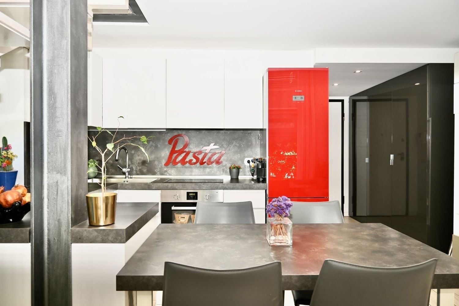 Apartamento de 2 habitaciónes en Milan, Italy No. 262240