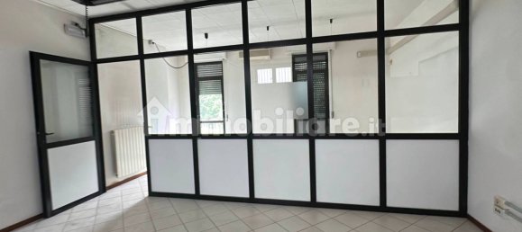 Склад 1030м² в Бергамо, Италия № 290974 9