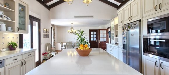 6 bedrooms Villa in Malaga, Spain No. 102935 16
