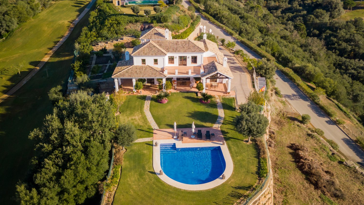 6 bedrooms Villa in Malaga, Spain No. 102935