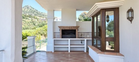 6 bedrooms Villa in Malaga, Spain No. 102935 39