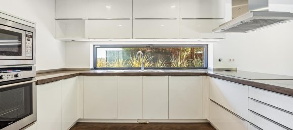 3 bedrooms Villa in Cascais, Portugal No. 118499 9