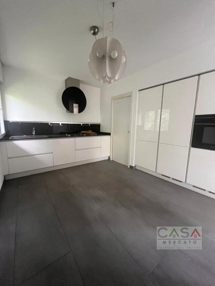 5 rooms House in Pordenone, Italy No. 74445