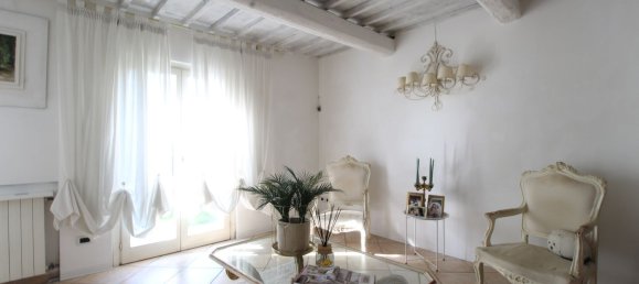 Casa de 4 dormitorios en Fucecchio, Italy No. 337021 2