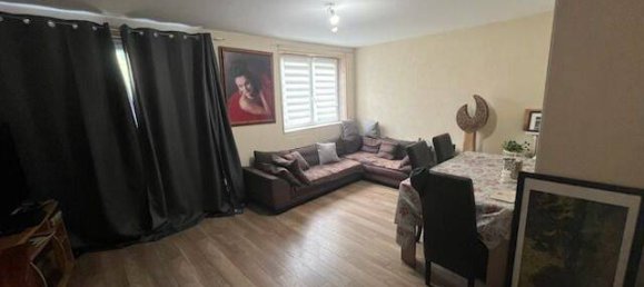 Apartamento de 3 dormitorios en Versailles, France No. 331769 2