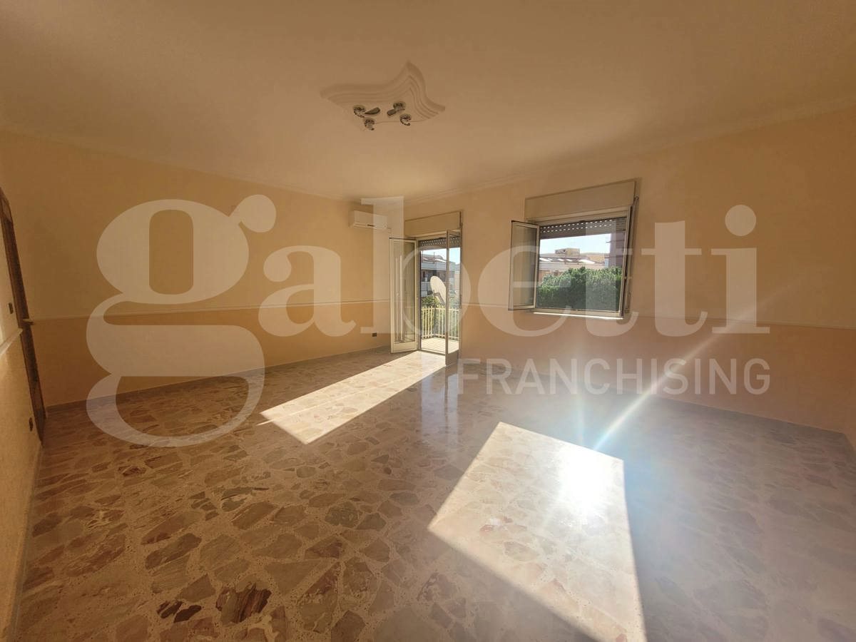 5-salle Appartement à Syracuse, Italy No. 243024