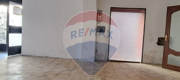 Propiedad comercial de 2 habitaciónes en Luino, Italy No. 128289 6