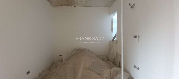 2 bedrooms Apartment in Pieta, Malta No. 2093 11