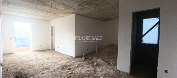 2 bedrooms Apartment in Pieta, Malta No. 2093 2