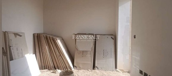 2 bedrooms Apartment in Pieta, Malta No. 2093 7