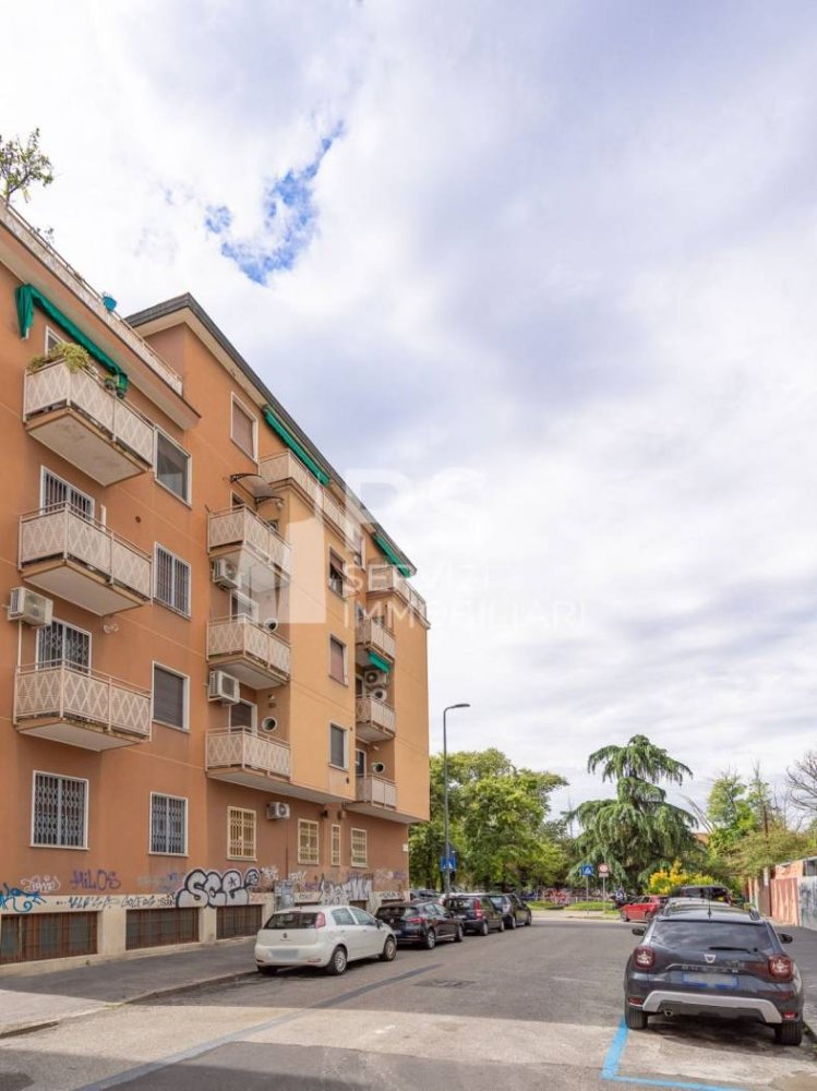 1 bedroom Apartment in Milan, Italy No. 345280