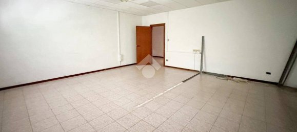 Propiedad comercial de 5 habitaciónes en Cremona, Italy No. 106526 33