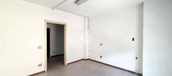 Propiedad comercial de 5 habitaciónes en Cremona, Italy No. 106526 16