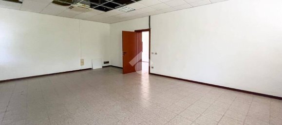 Propiedad comercial de 5 habitaciónes en Cremona, Italy No. 106526 10