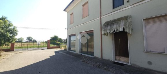 3 rooms House in San Martino dall'Argine, Italy No. 271699 5