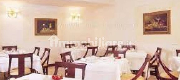 4-Zimmer Gewerbliche Immobilie in Piacenza, Italy, Nr. 72825 2