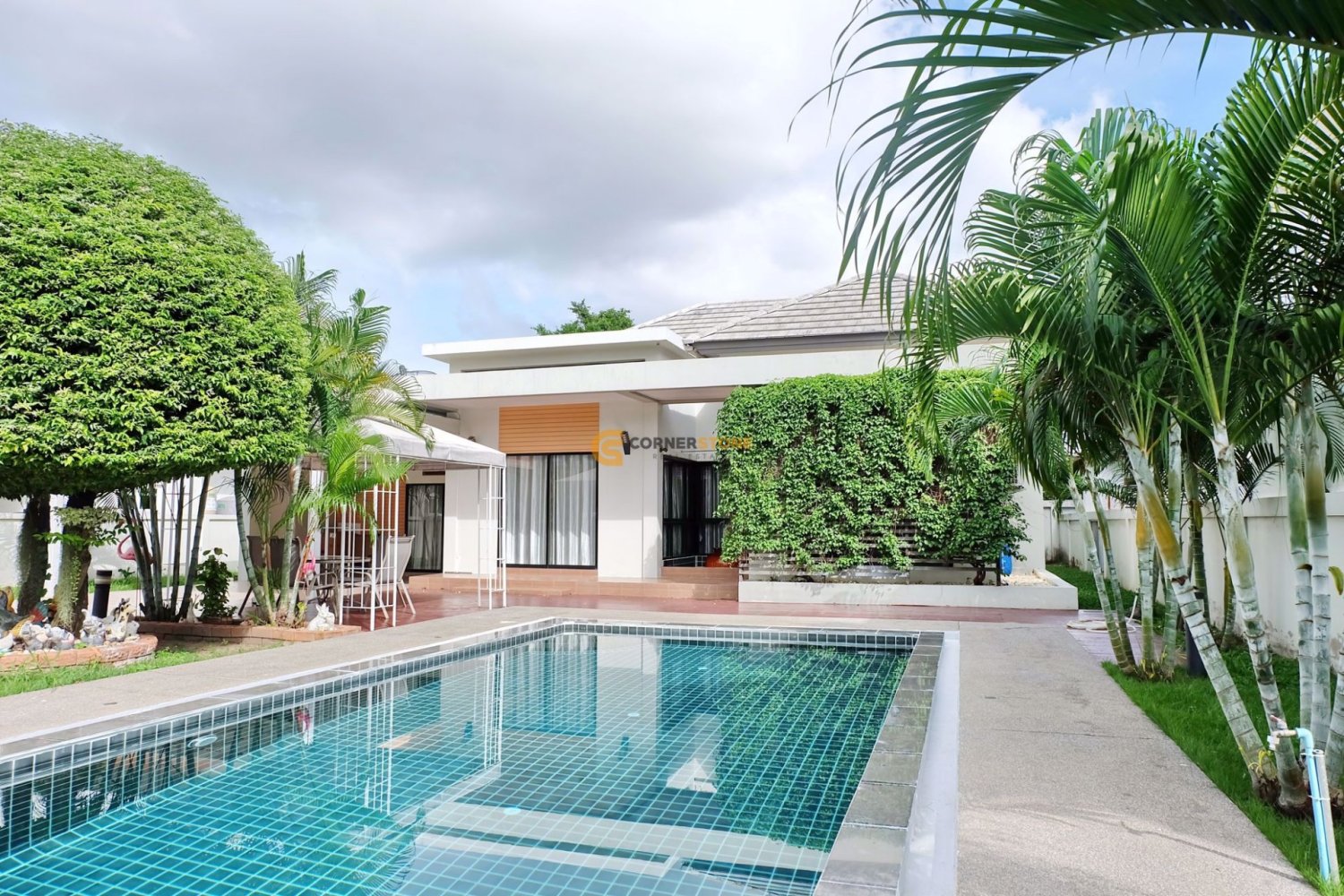 180m² House in Pattaya, Thailand No. 27428