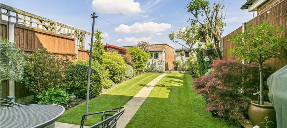 3 bedrooms House in Stanwell Moor, United Kingdom No. 8576 5