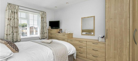 3 bedrooms House in Stanwell Moor, United Kingdom No. 8576 8