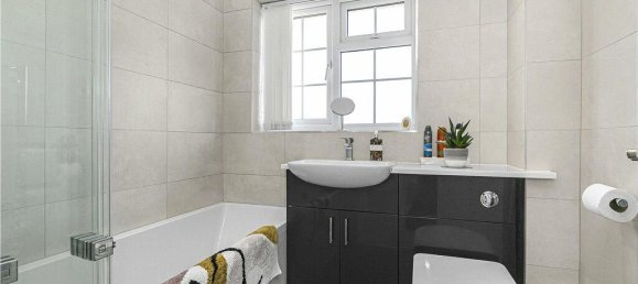 3 bedrooms House in Stanwell Moor, United Kingdom No. 8576 23