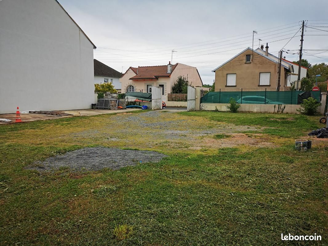 Terreno em Bellerive-sur-Allier, France 598 m² N.º 193497