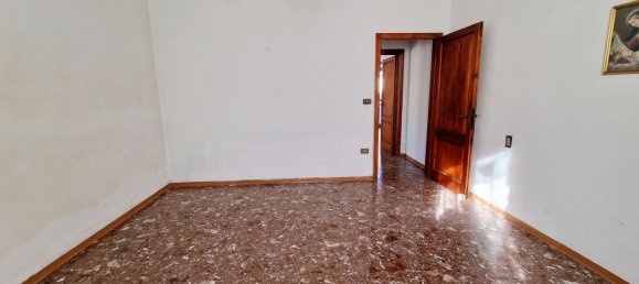 8 rooms House in Monsummano Terme, Italy No. 39999 19