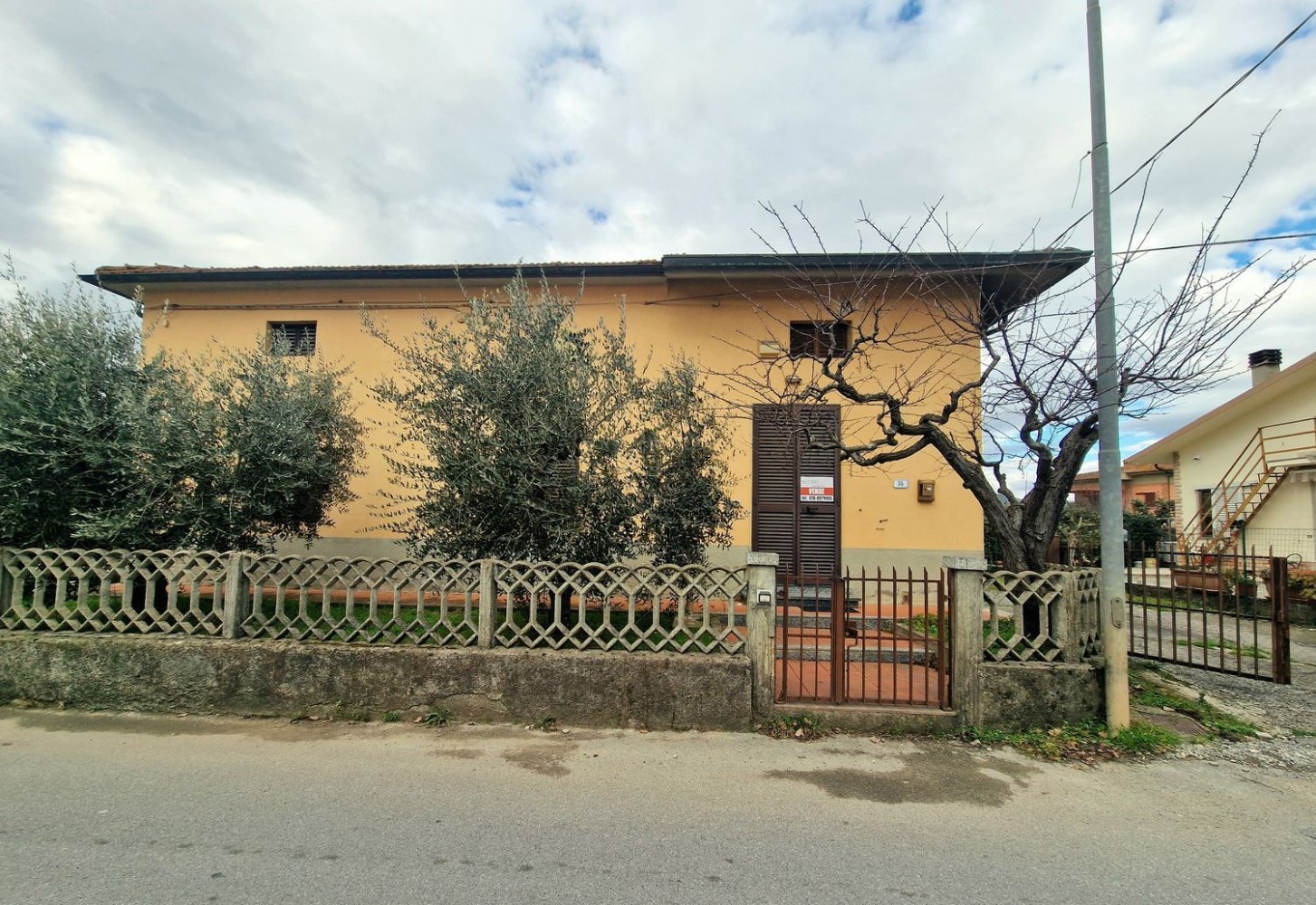 8 rooms House in Monsummano Terme, Italy No. 39999