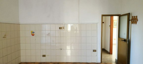 8 rooms House in Monsummano Terme, Italy No. 39999 14