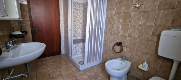 8 rooms House in Monsummano Terme, Italy No. 39999 4