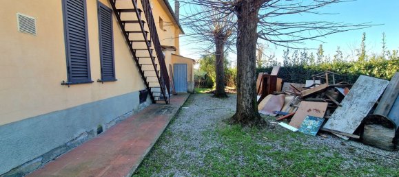 8 rooms House in Monsummano Terme, Italy No. 39999 6