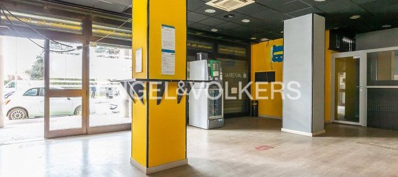 2 rooms Commercial property in Rome, Italy No. 63020 2