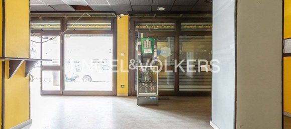 2 rooms Commercial property in Rome, Italy No. 63020 4