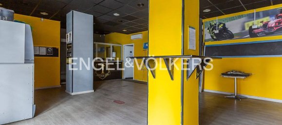 2 rooms Commercial property in Rome, Italy No. 63020 5