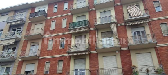 1 bedroom Apartment in Turin, Italy No. 58380 2