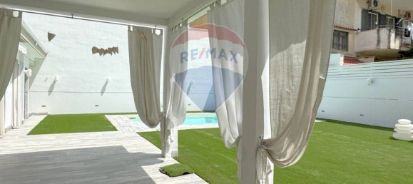 8 bedrooms House in Naples, Italy No. 317002 10