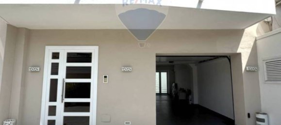 8 bedrooms House in Naples, Italy No. 317002 3