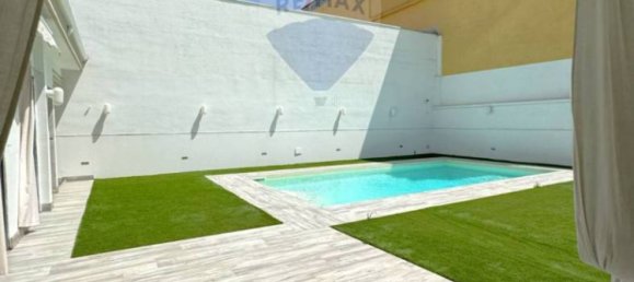 8 bedrooms House in Naples, Italy No. 317002 8