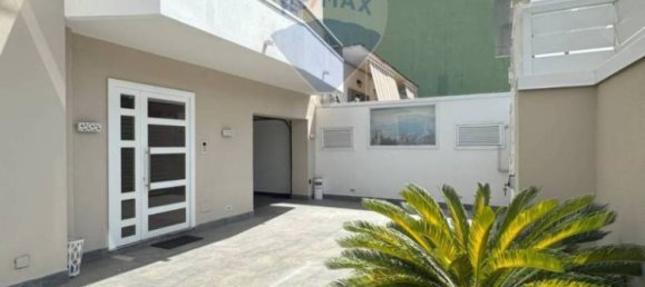 8 bedrooms House in Naples, Italy No. 317002 5