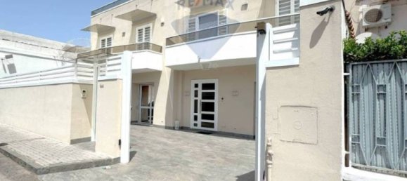 8 bedrooms House in Naples, Italy No. 317002 47