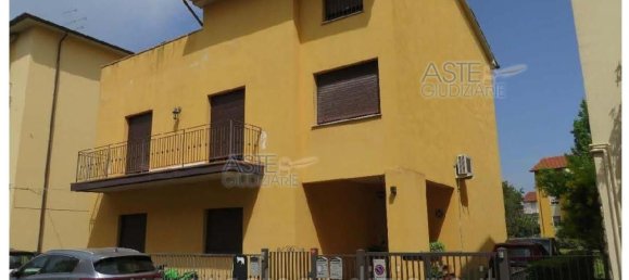 11 rooms House in Arezzo, Italy No. 190026 5