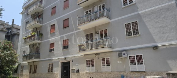 3 rooms Apartment in Rome, Italy No. 311329 2