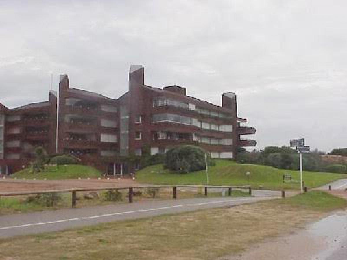 4 bedrooms Apartment in Maldonado, Uruguay No. 11370