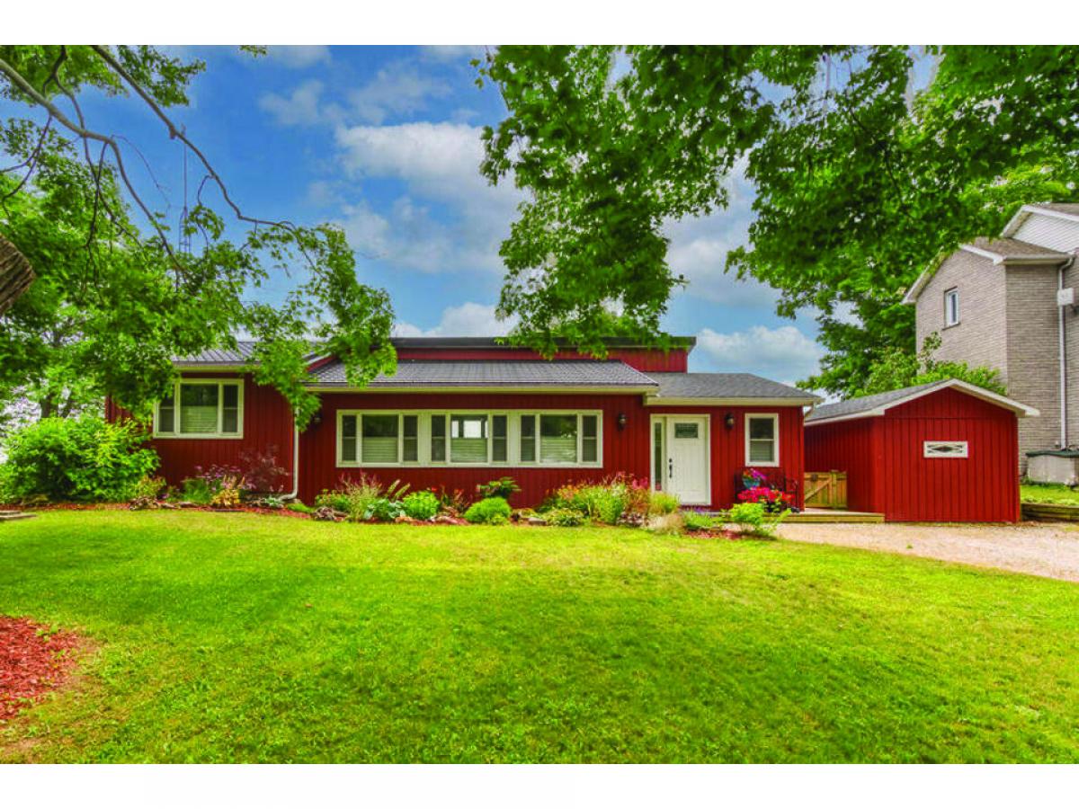 2 bedrooms House in Selkirk, Canada No. 275